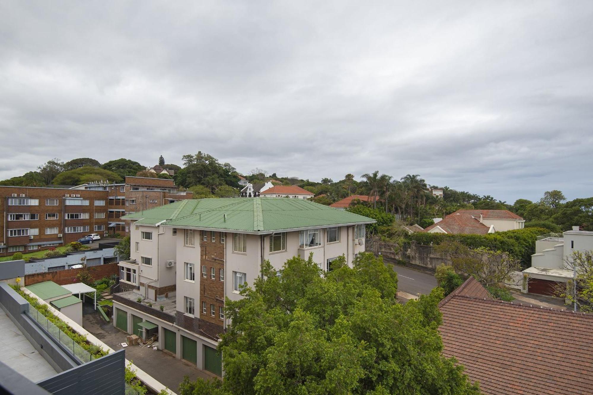 707 At 2six2 Florida Road By Hostagents