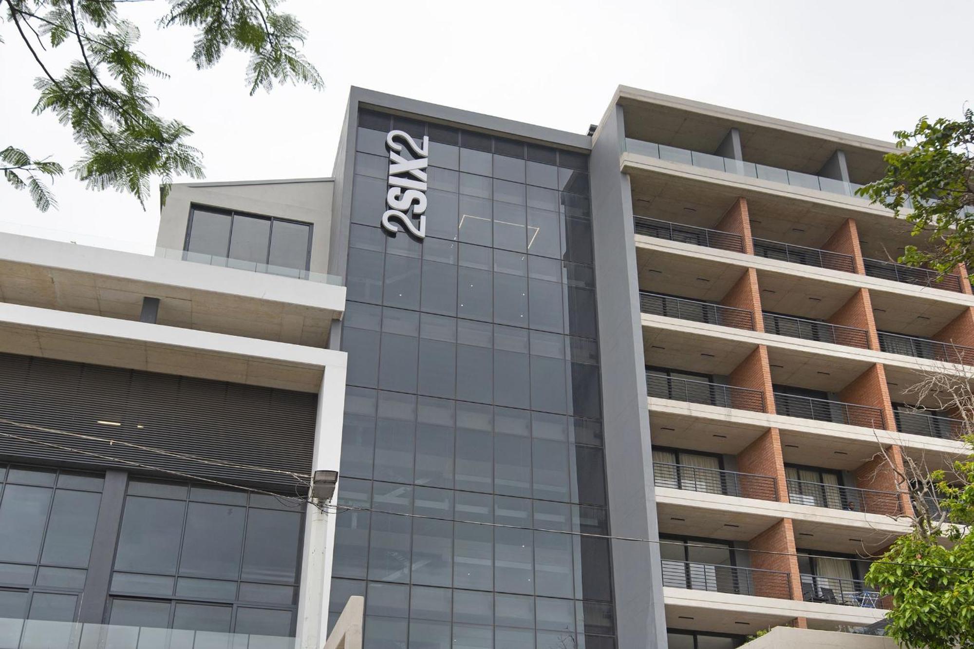 707 At 2six2 Florida Road By Hostagents Apartment