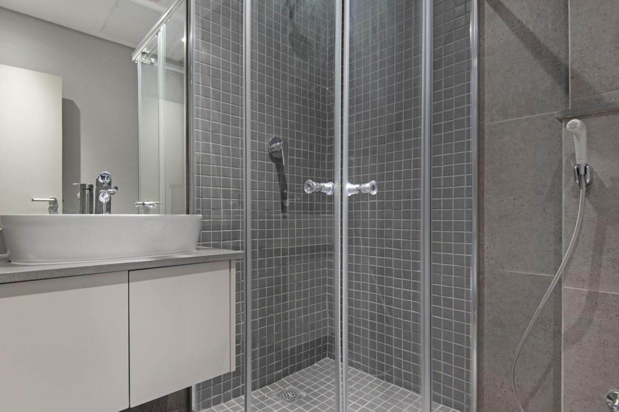 707 At 2six2 Florida Road By Hostagents