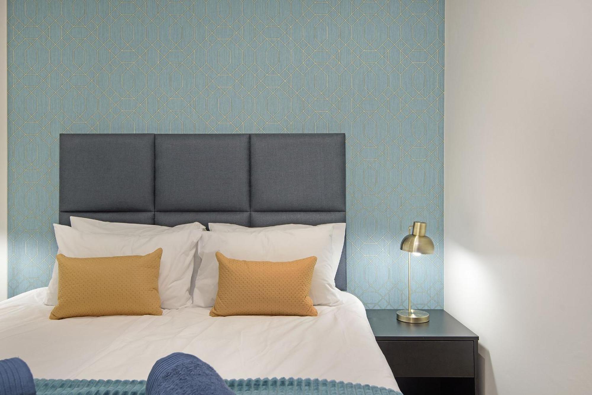 707 At 2six2 Florida Road By Hostagents Apartment